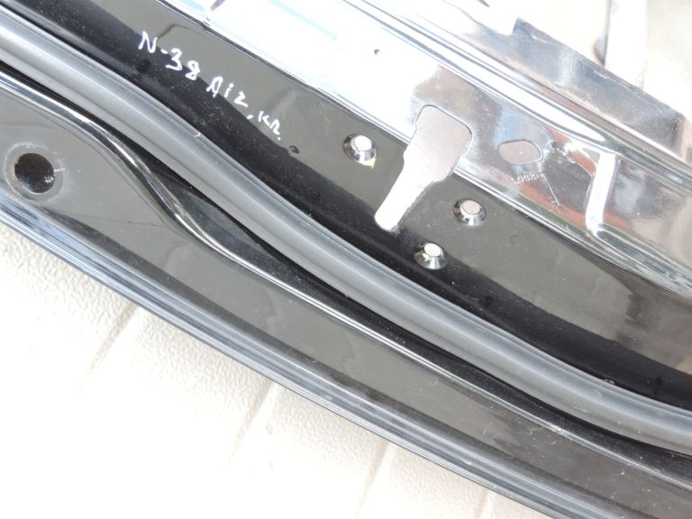 Nissan Navara II D40 NP300 Aizmugurējās kreisās durvis – Krāsa – GN0