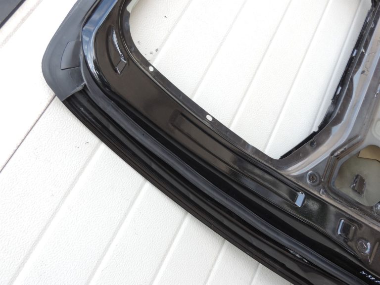 Nissan Navara II D40 NP300 Aizmugurējās kreisās durvis – Krāsa – GN0