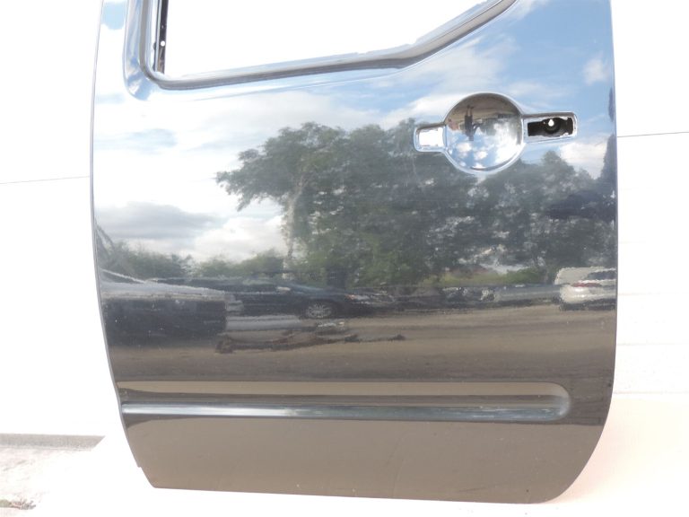 Nissan Navara II D40 NP300 Aizmugurējās kreisās durvis – Krāsa – GN0