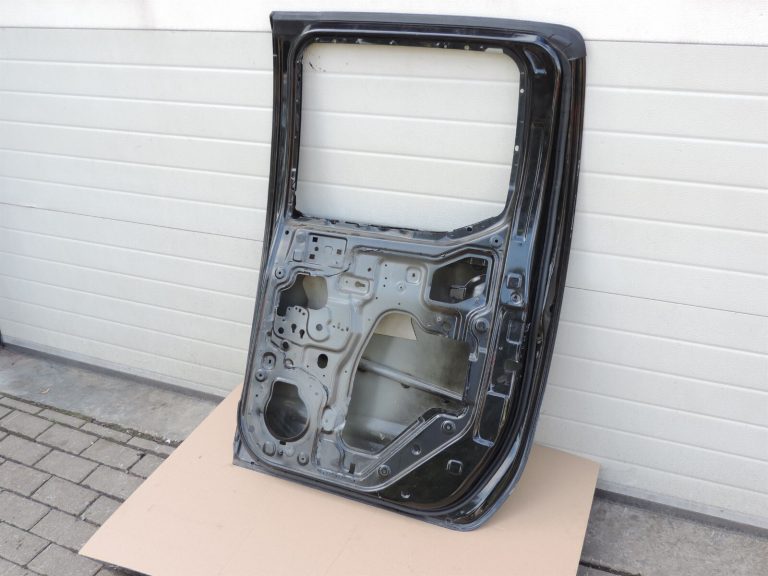 Nissan Navara II D40 NP300 Aizmugurējās labās durvis Aizmugurējās labās durvis – Krāsa – GN0