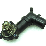 Oriģināls termostata korpuss FIAT SAAB SUZUKI GENERAL MOTORS