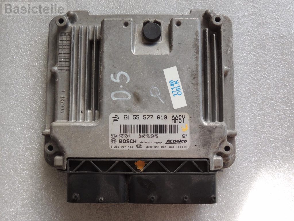 Opel Astra J Insignia A Meriva B Dzinēja vadības bloks 55577619 0281017453 EDC17C19