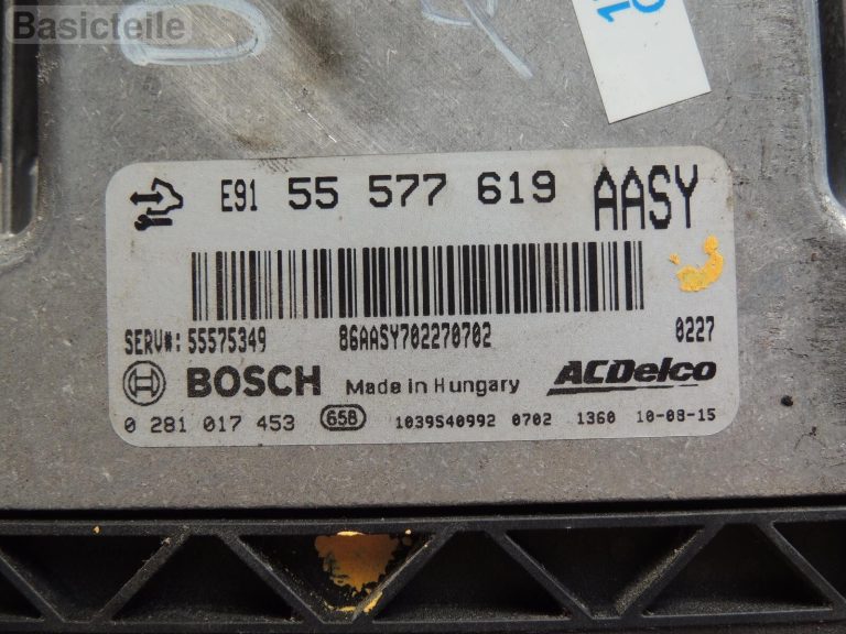 Opel Astra J Insignia A Meriva B Dzinēja vadības bloks 55577619 0281017453 EDC17C19