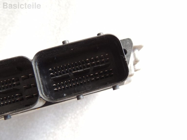 Opel Astra J Insignia A Meriva B Dzinēja vadības bloks 55577619 0281017453 EDC17C19