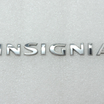 Oriģinālā Opel Insignia B hroma emblēma INSIGNIA 13409223 YR00252280