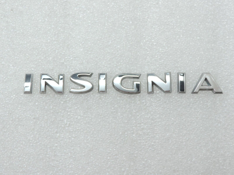Oriģinālā Opel Insignia B hroma emblēma INSIGNIA 13409223 YR00252280