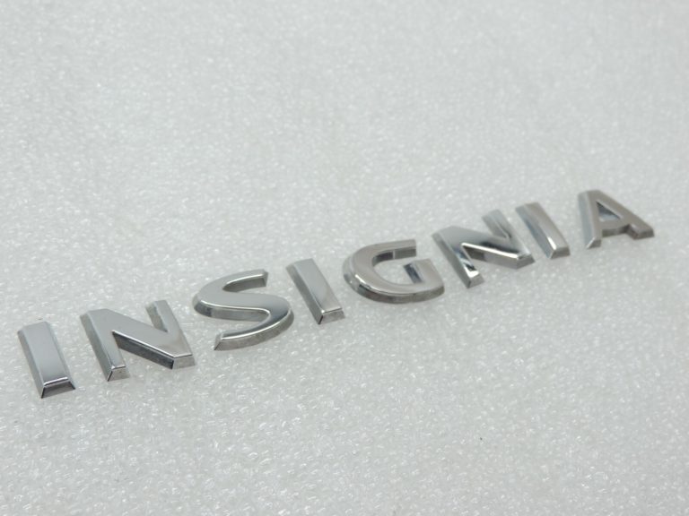 Oriģinālā Opel Insignia B hroma emblēma INSIGNIA 13409223 YR00252280