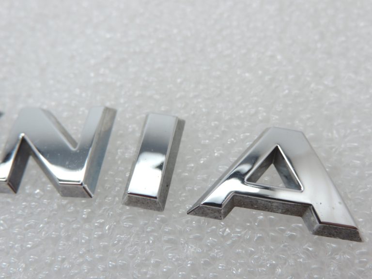 Oriģinālā Opel Insignia B hroma emblēma INSIGNIA 13409223 YR00252280