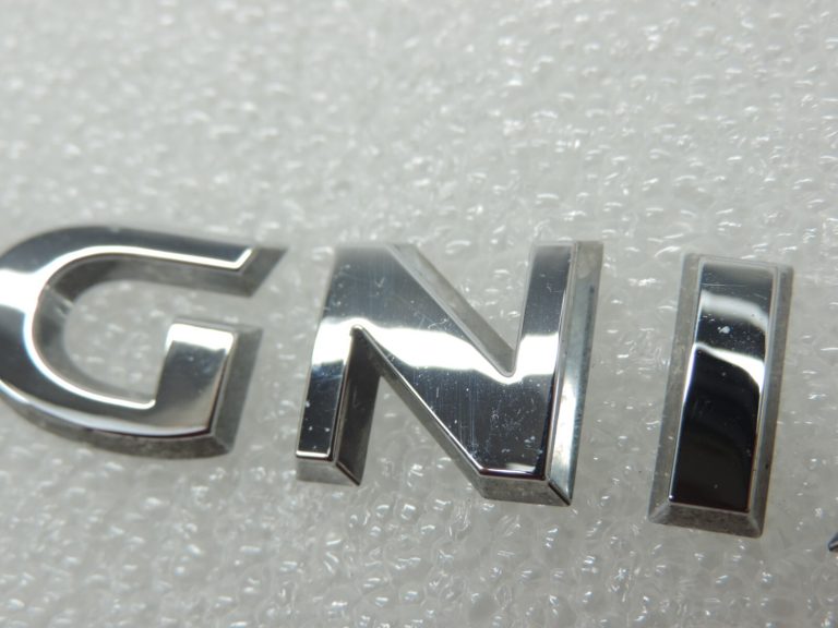 Oriģinālā Opel Insignia B hroma emblēma INSIGNIA 13409223 YR00252280