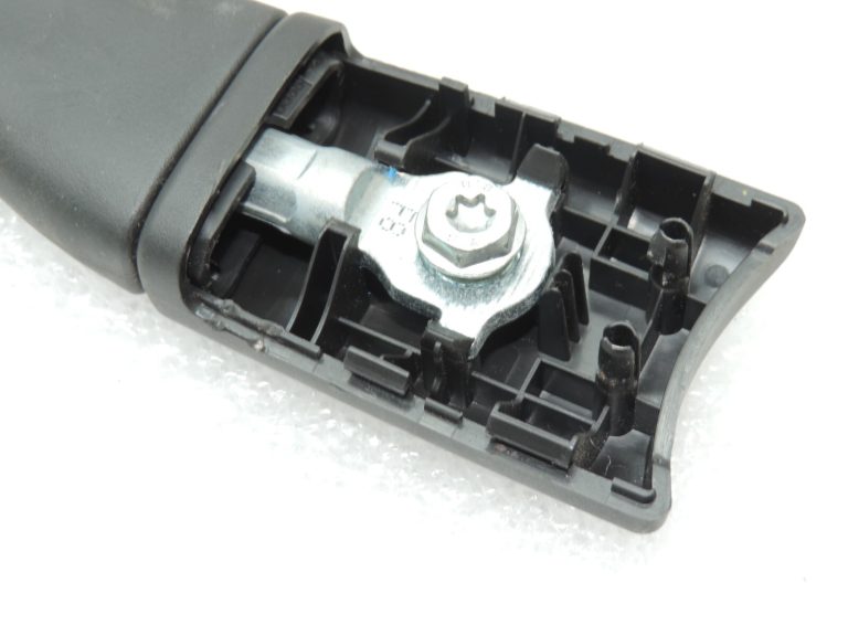 Oriģināls Opel Insignia B drošības jostas stiprinājums priekšējais kreisais 39083471 39135310