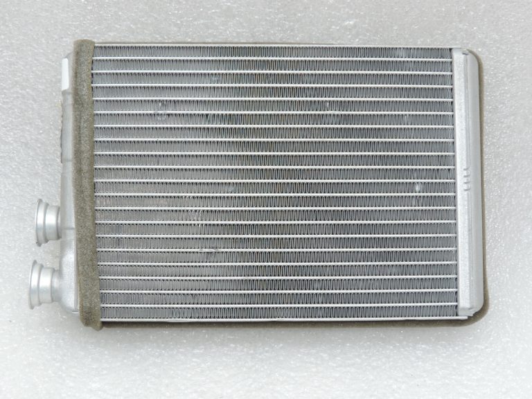 Oriģinālais Opel Insignia B siltummainis, apkures radiators 39141057 39158689