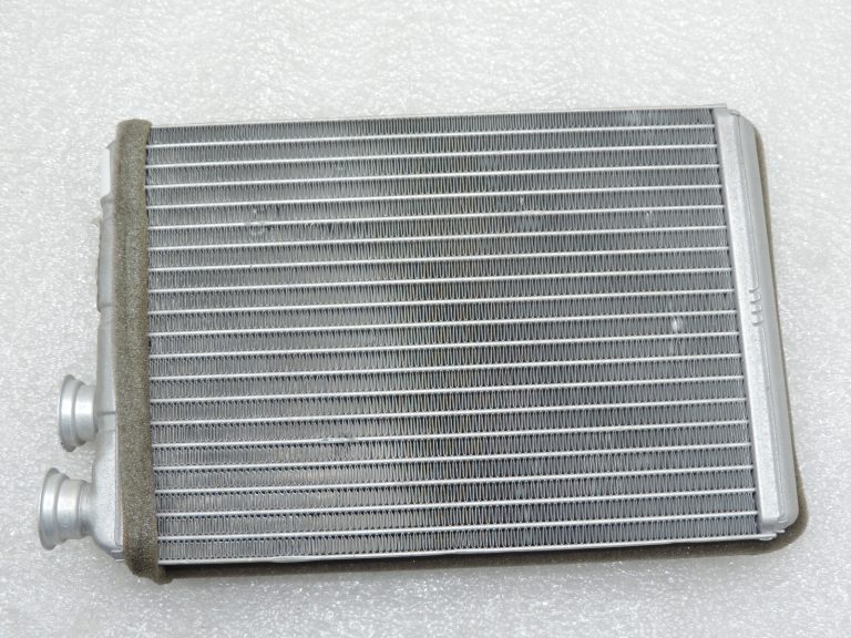 Oriģinālais Opel Insignia B siltummainis, apkures radiators 39141057 39158689