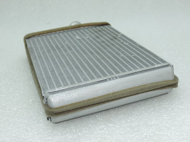 Oriģinālais Opel Insignia B siltummainis, apkures radiators 39141057 39158689