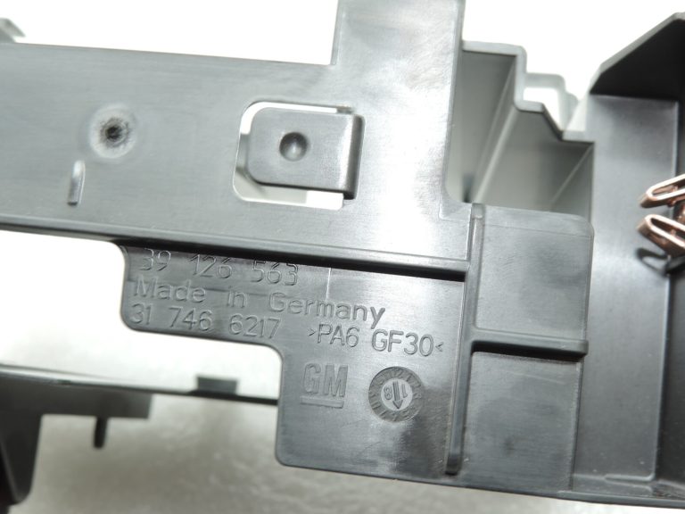 Oriģinālais Opel Insignia B radio informācijas un izklaides ierīču turētāja rāmis 39126563