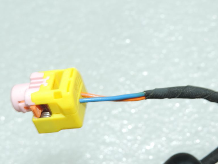Oriģināla Opel Insignia B sēdekļu instalācija priekšējā labajā pusē, pasažiera pusē 84372552