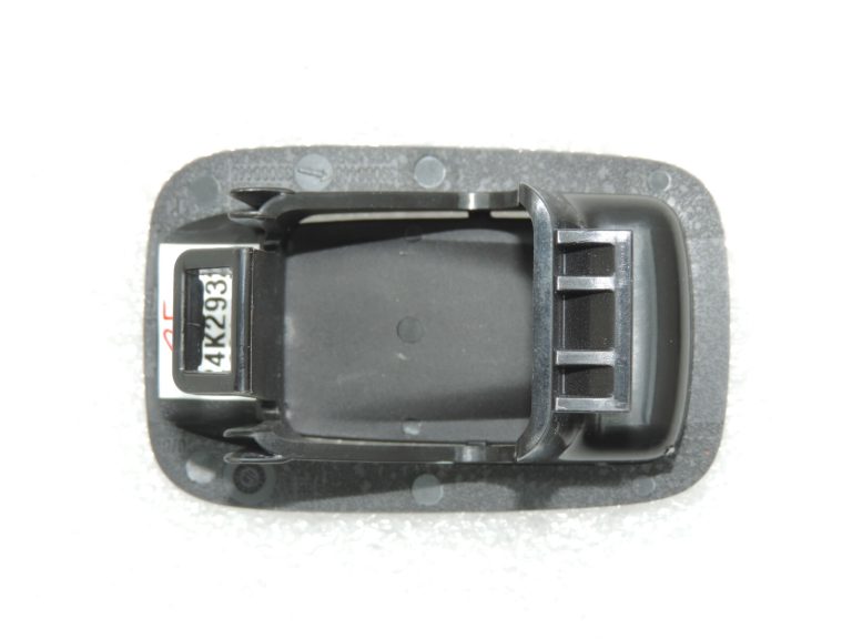 Oriģinālais Opel Insignia B aizmugurējā sēdekļa ISOFIX pārsegs 39086580 39086446