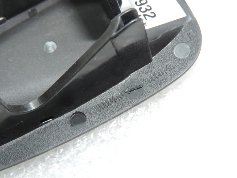 Oriģinālais Opel Insignia B aizmugurējā sēdekļa ISOFIX pārsegs 39086580 39086446