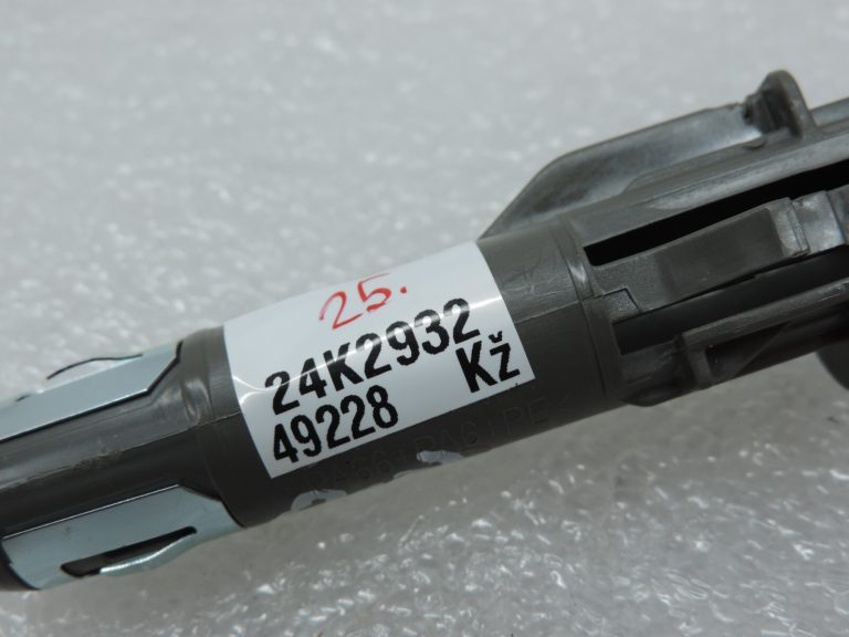 Oriģināls Opel Insignia B aizmugurējā sēdekļa pagalvja uzmavas kronšteins 13359810