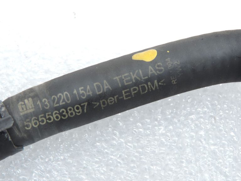 Opel Insignia A 2.0CDTi izplešanās tvertnes radiatora šļūtene 13220154