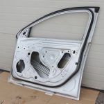 Opel Insignia A Sports Tourer Priekšējās labās durvis Priekšējās labās durvis Krāsa GAN Argon Silver