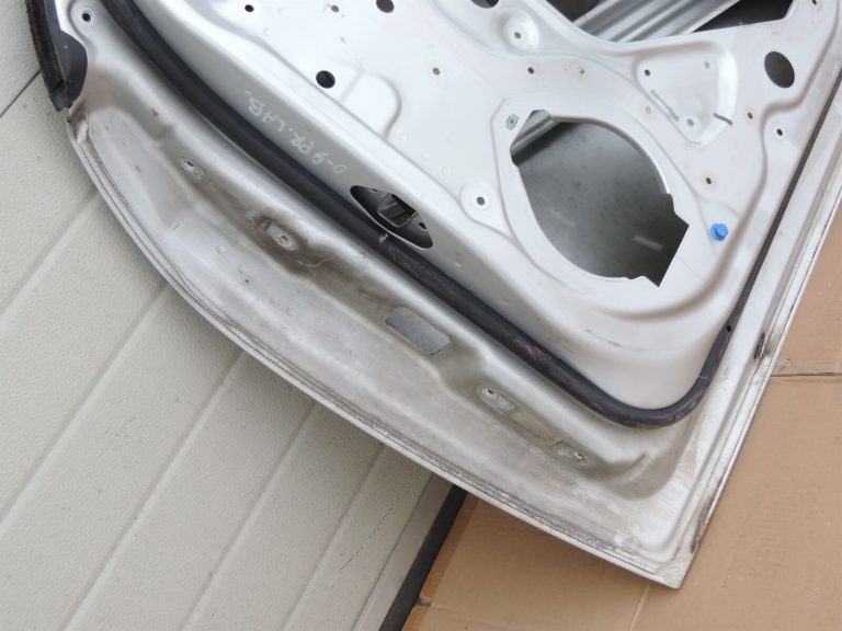 Opel Insignia A Sports Tourer Priekšējās labās durvis Priekšējās labās durvis Krāsa GAN Argon Silver