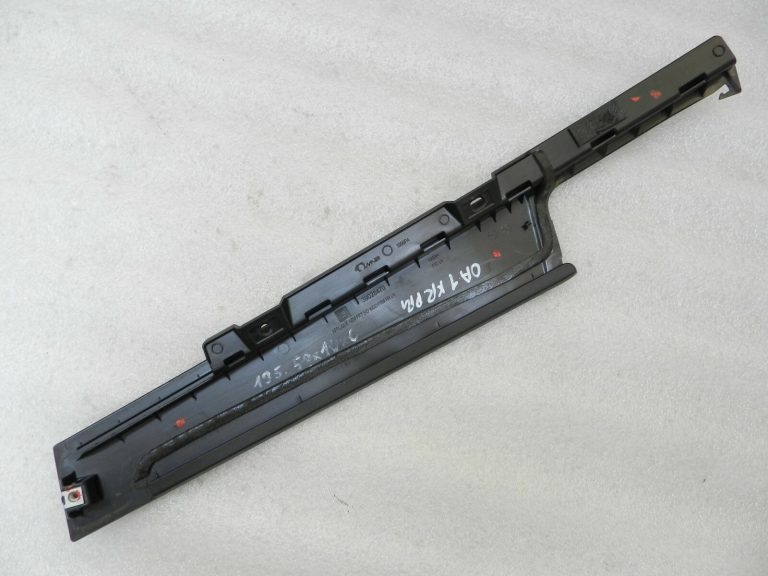 Opel Astra K Kombi priekšējā kreisā loga rāmja apdare melna 39028470