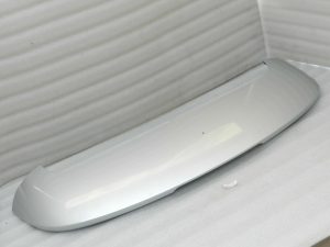 Opel Astra K kombi aizmugurējais spoileris ar DAB antenu krāsa GAN 176 sudraba 39094301