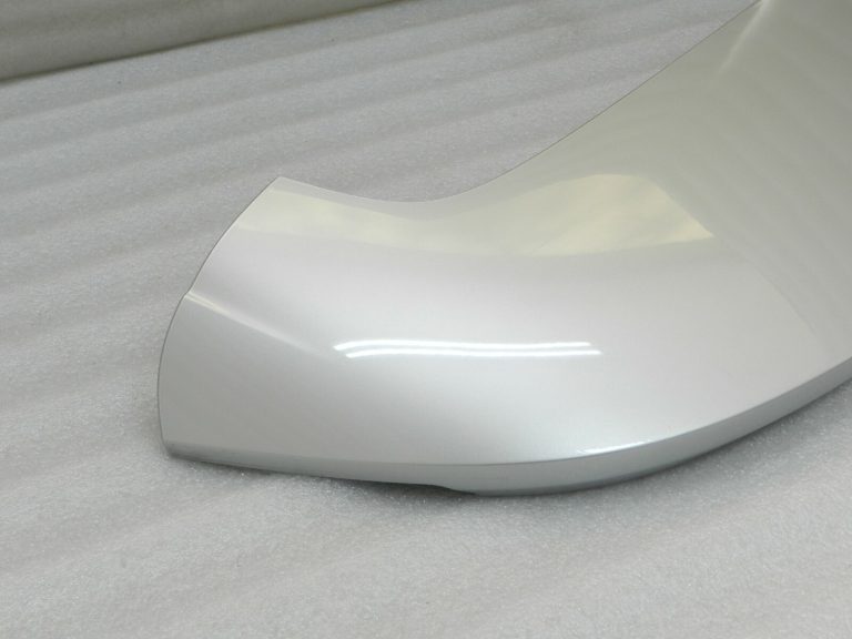 Opel Astra K kombi aizmugurējais spoileris ar DAB antenu krāsa GAN 176 sudraba 39094301
