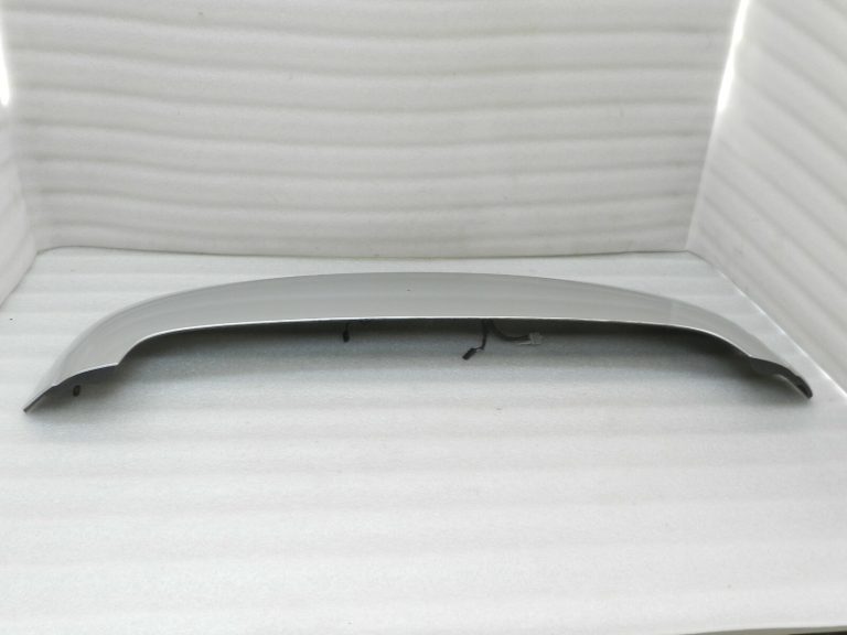 Opel Astra K kombi aizmugurējais spoileris ar DAB antenu krāsa GAN 176 sudraba 39094301