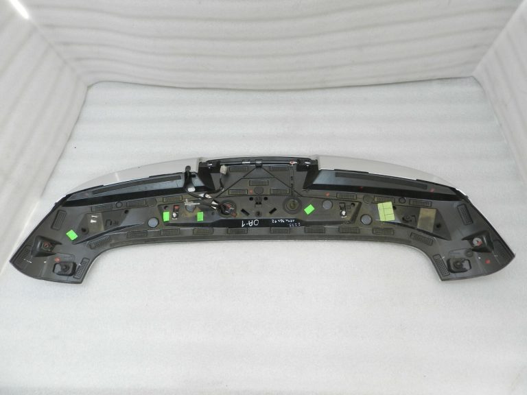 Opel Astra K kombi aizmugurējais spoileris ar DAB antenu krāsa GAN 176 sudraba 39094301