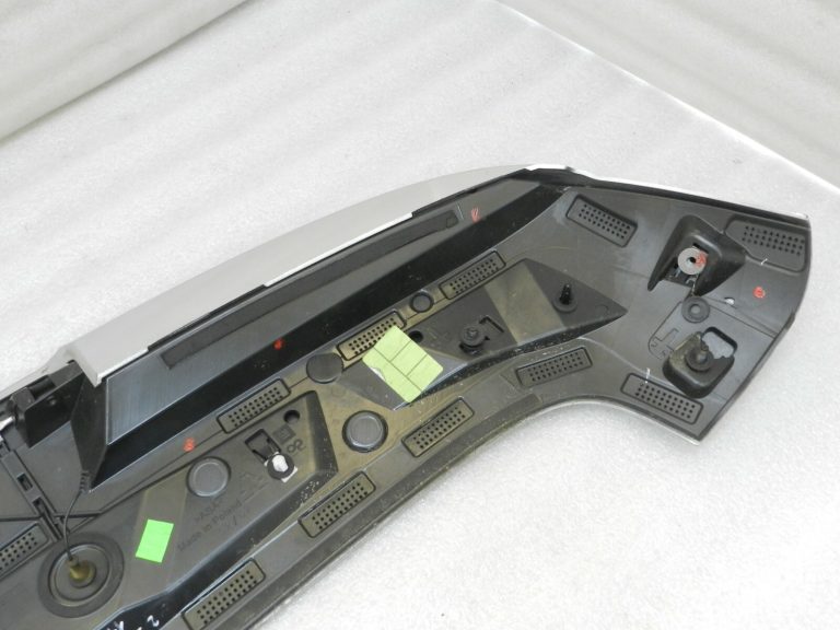 Opel Astra K kombi aizmugurējais spoileris ar DAB antenu krāsa GAN 176 sudraba 39094301