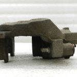 Opel Astra K Kombi priekšējais kreisais bremžu suports 300MM bremžu diskam 39031262