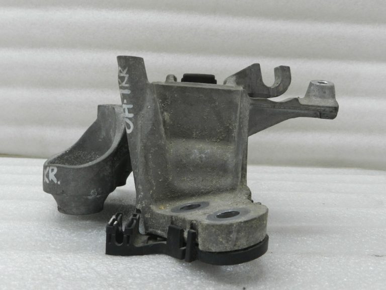 Opel Astra K 1.6CDTi B16DTE Dzinēja ātrumkārbas gultņa kronšteins kreisajā pusē 39004955