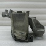 Opel Astra K 1.6CDTi B16DTE Dzinēja ātrumkārbas gultņa kronšteins kreisajā pusē 39004955