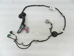 Opel Astra K Kombi Durvju instalācija Aizmugurējā kreisā 39015022