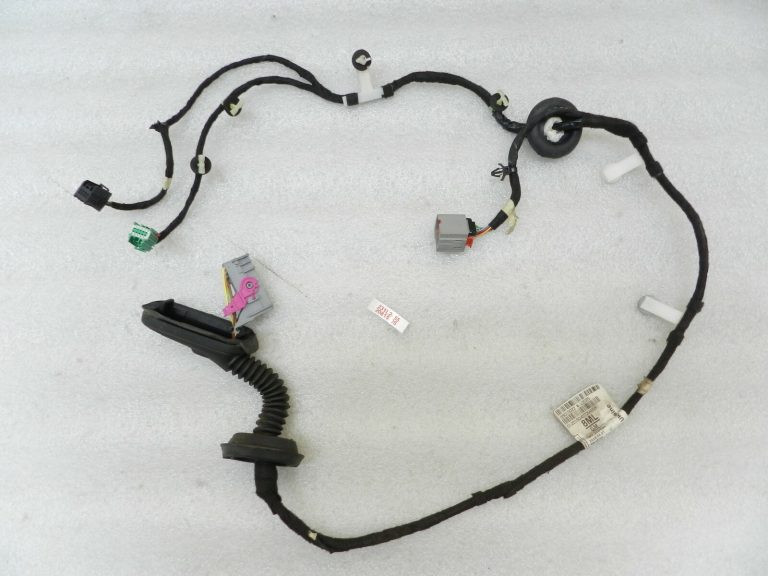 Opel Astra K Kombi Durvju instalācija Aizmugurējā kreisā 39015022