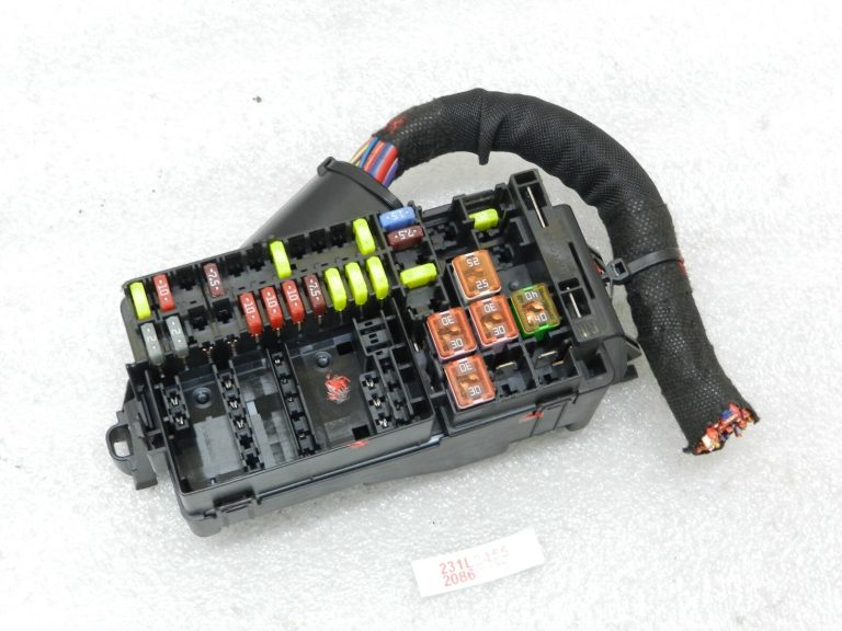 Opel Astra K paneļa drošinātāju kārba Drošinātāju kārba 13367497