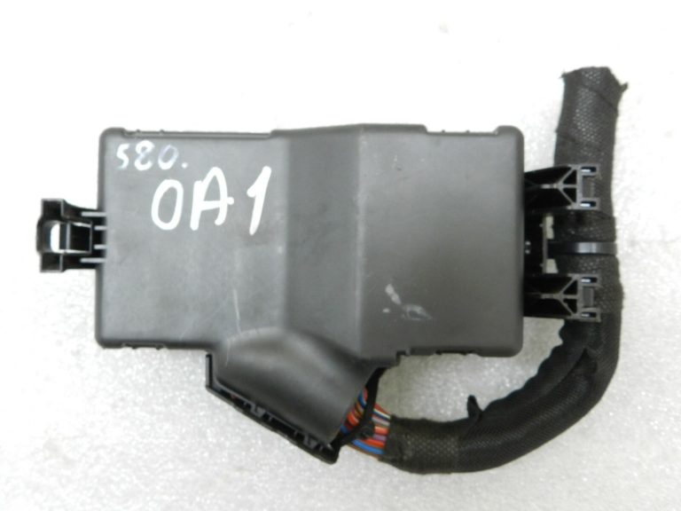 Opel Astra K paneļa drošinātāju kārba Drošinātāju kārba 13367497
