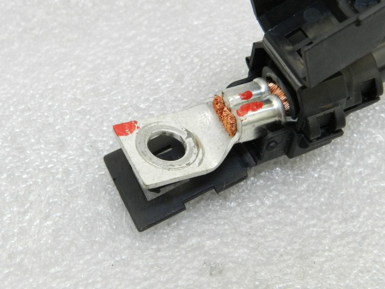Opel Astra K Kombi Akumulatora negatīvais pols Negatīvais pols Strāvas sensors 39049549