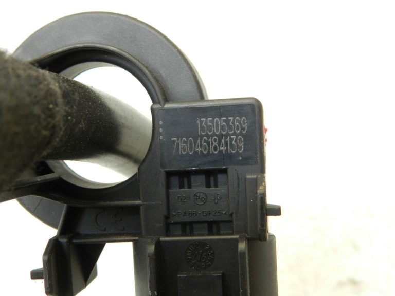 Opel Astra K Kombi Akumulatora negatīvais pols Negatīvais pols Strāvas sensors 39049549