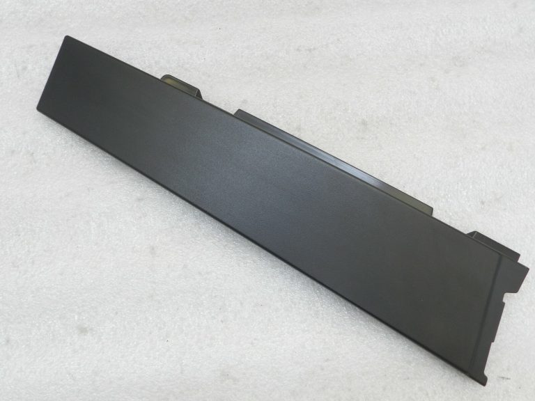 Opel Astra K Kombi aizmugurējā kreisā loga rāmja apdare melna 39028472