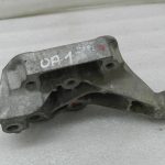 Opel Astra K 1.6CDTi B16DTE Pārnesumkārbas gultņa kronšteins pa kreisi 13364007