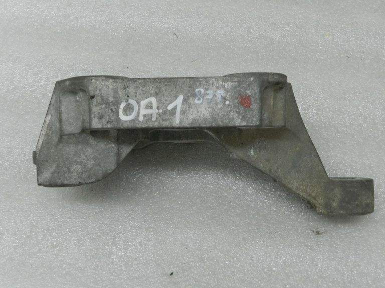 Opel Astra K 1.6CDTi B16DTE Pārnesumkārbas gultņa kronšteins pa kreisi 13364007