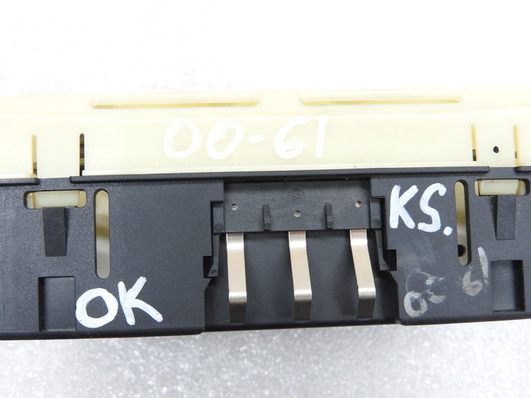Opel Vectra B Facelift Radio displejs 24439596 24438372 5WK70103