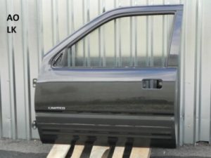 Opel Frontera B Durvju priekšējā kreisā daļa granada melna 83L Durvju priekšējā kreisā daļa