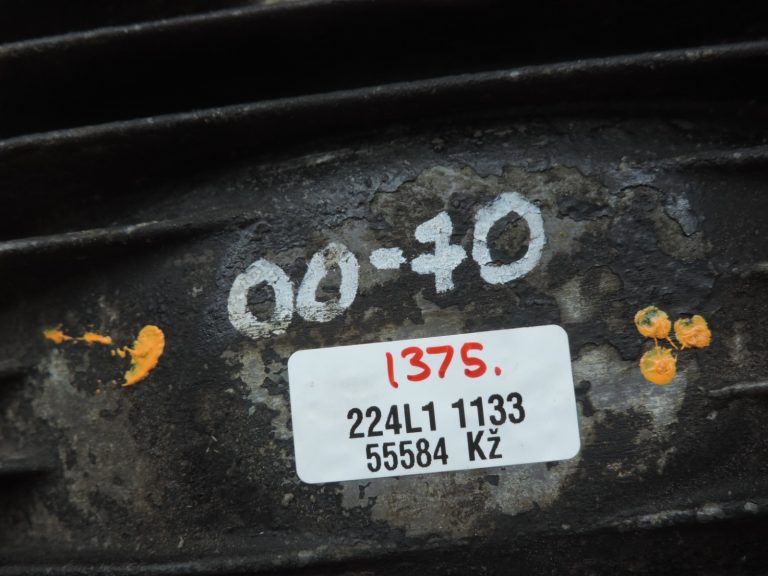 Oriģinālais Opel Frontera B 3.2 benzīna aizmugurējā diferenciāļa pārsegs97161128