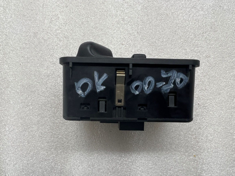 Opel Frontera priekšējo lukturu slēdzis 97177959
