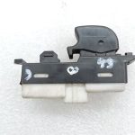 Opel Frontera B Aizmugurējā elektriskā loga slēdzis 97122102