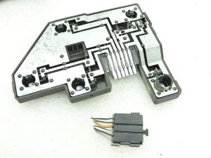 Opel Vectra B Lukturu turētāja ligzda aizmugurējā luktura kreisajā pusē 90568047 90512719