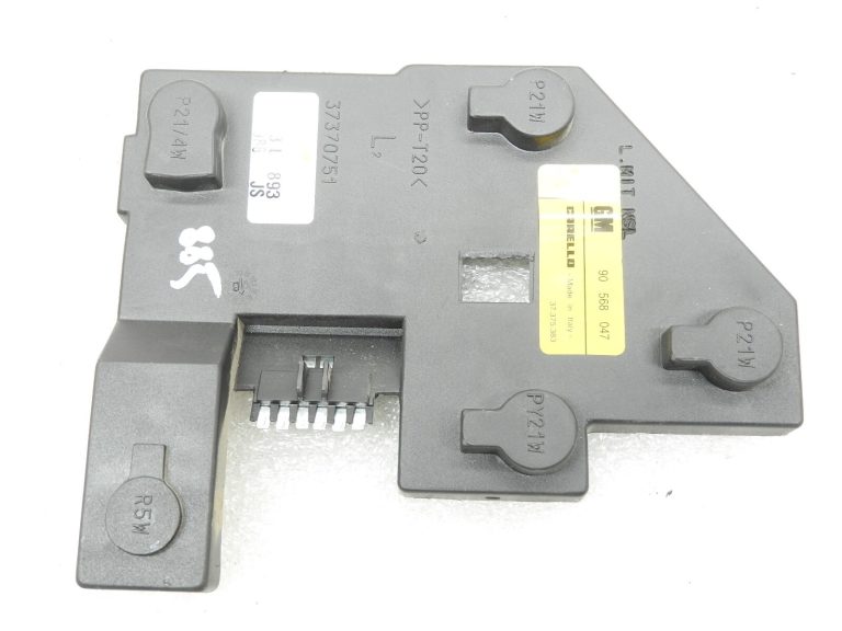Opel Vectra B Lukturu turētāja ligzda aizmugurējā luktura kreisajā pusē 90568047 90512719